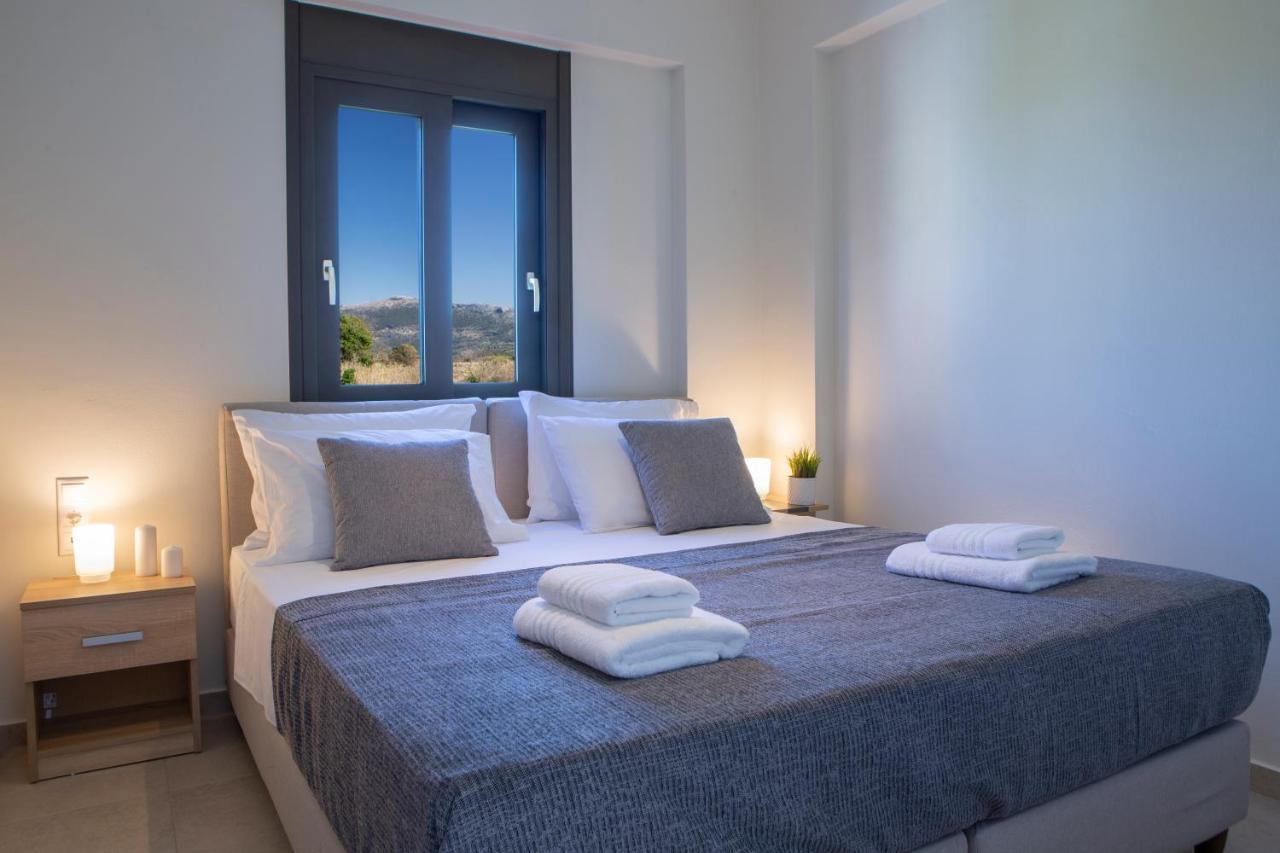 Amelie'S Luxe Apartments Kalligoni エクステリア 写真