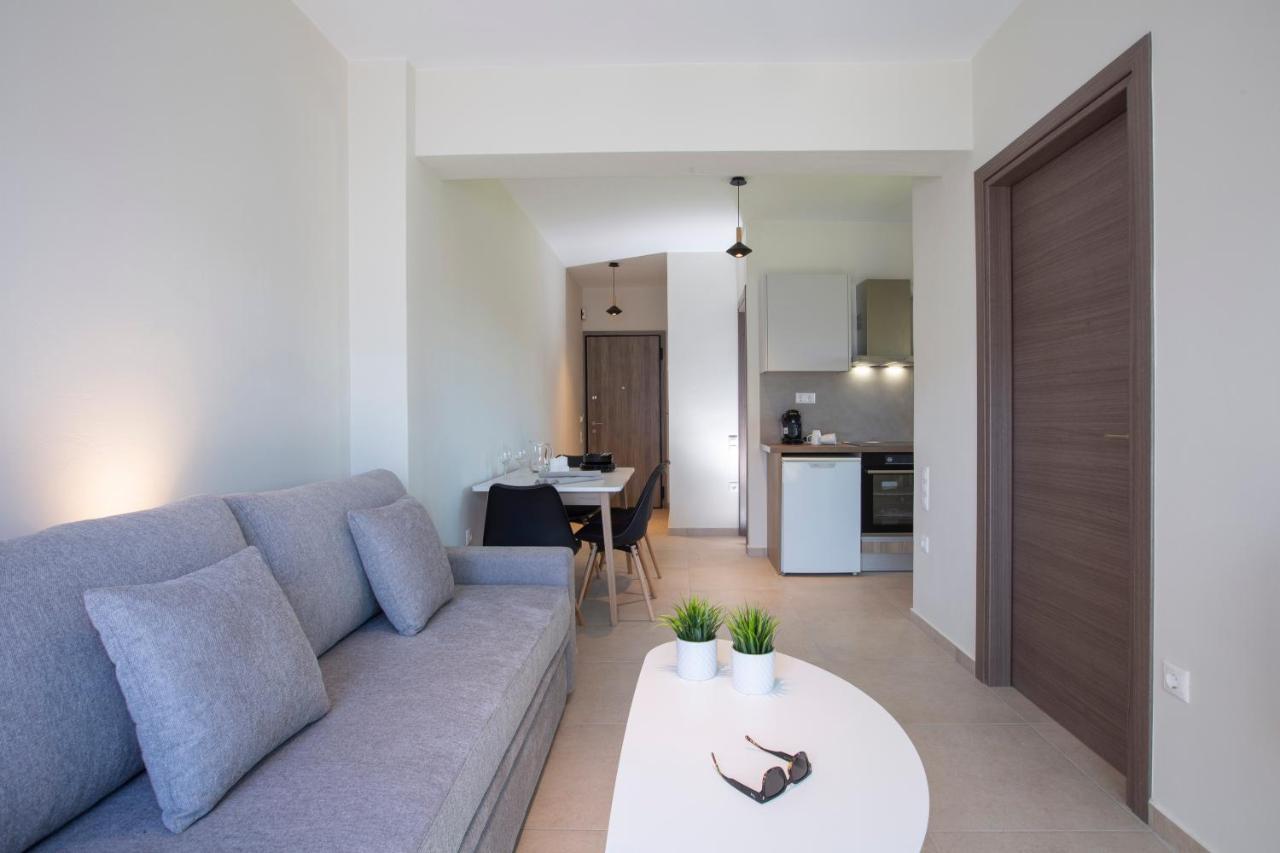 Amelie'S Luxe Apartments Kalligoni エクステリア 写真