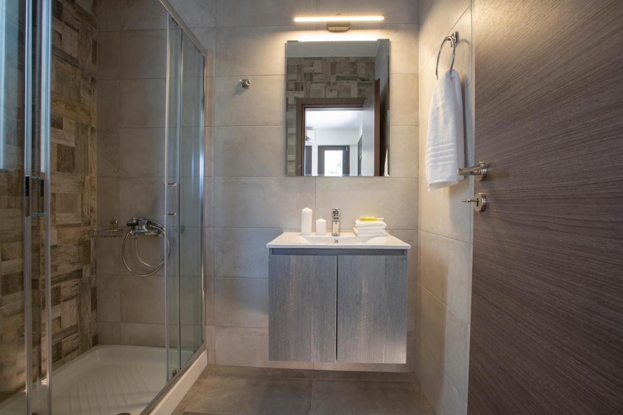 Amelie'S Luxe Apartments Kalligoni エクステリア 写真